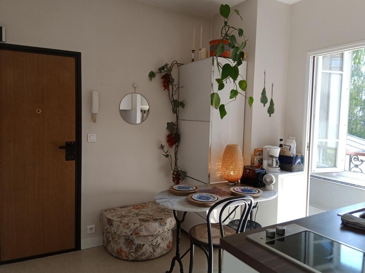 Paris Authentic House Small, Bright And Calm Studio Bagian luar foto