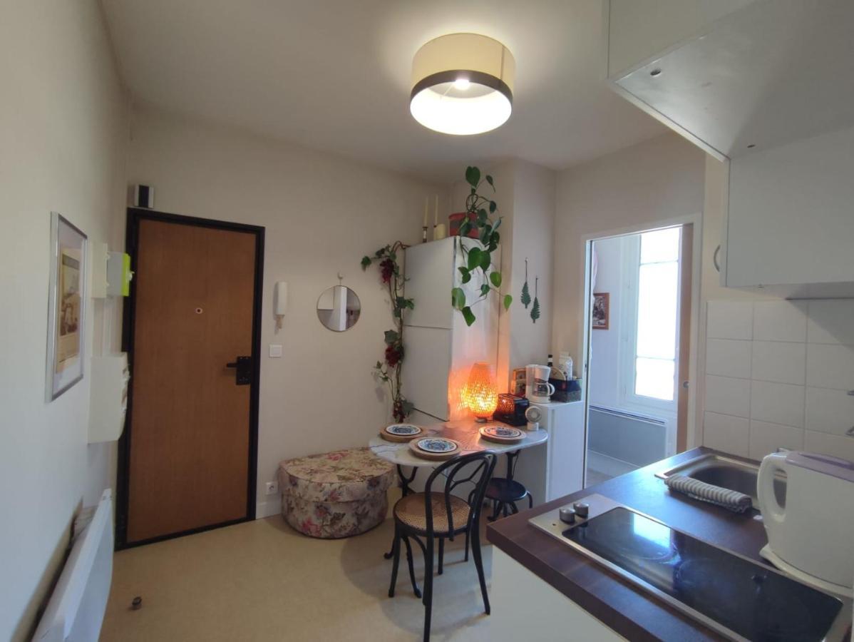 Paris Authentic House Small, Bright And Calm Studio Bagian luar foto