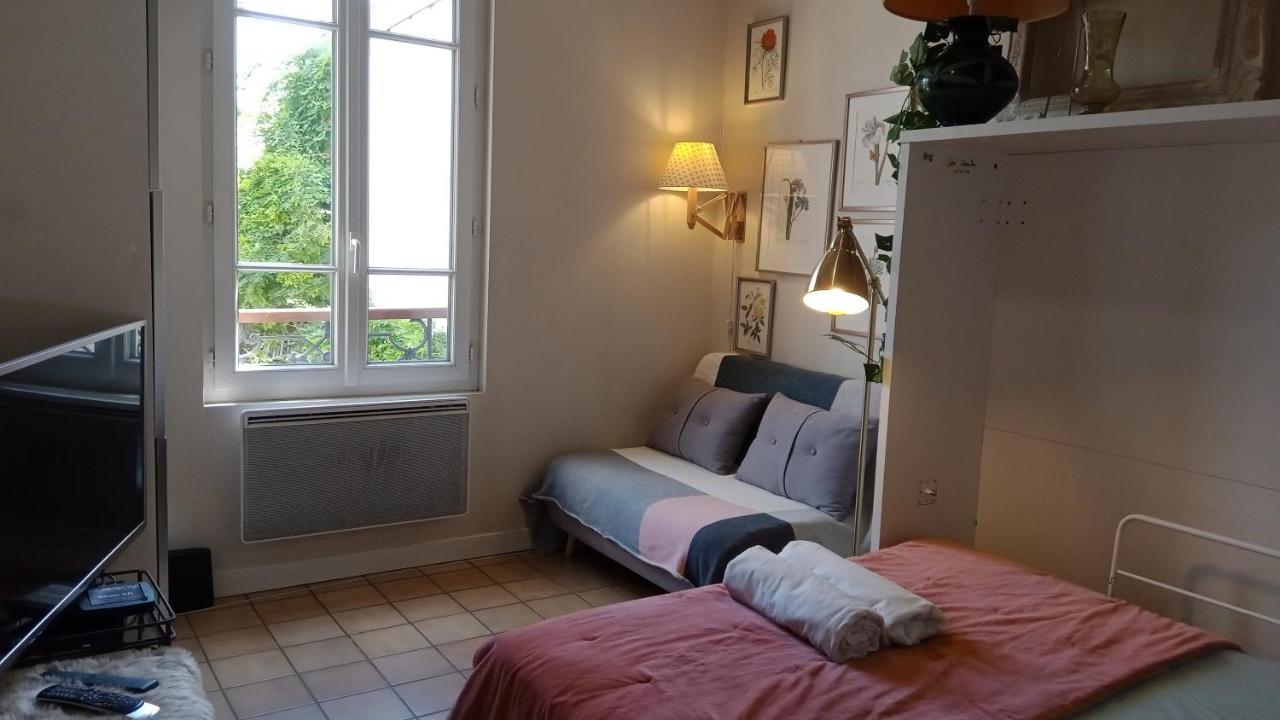 Paris Authentic House Small, Bright And Calm Studio Bagian luar foto