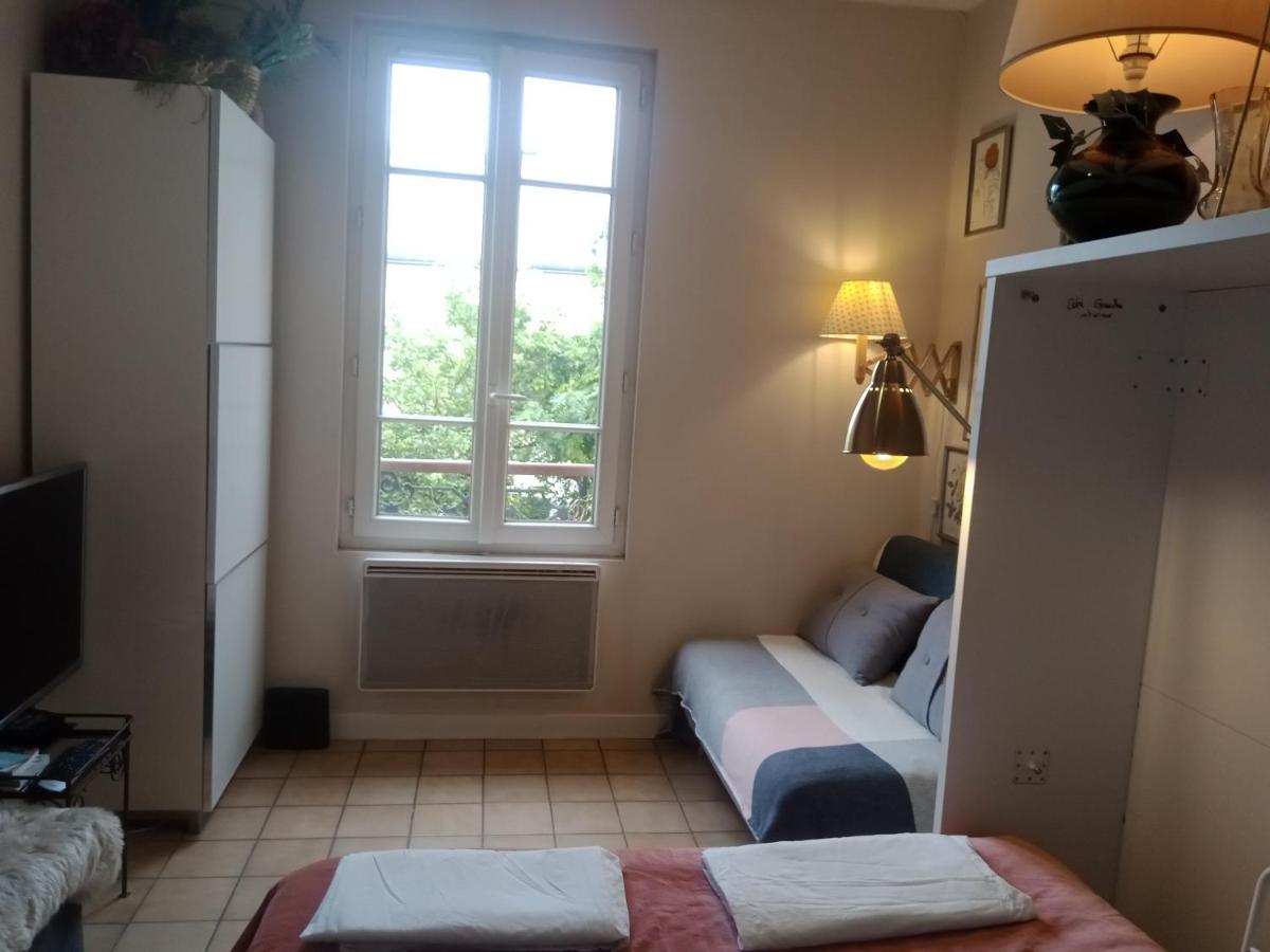 Paris Authentic House Small, Bright And Calm Studio Bagian luar foto